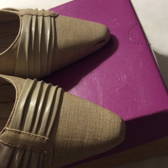 Easy Street Heels NEW - Picture 8 of 8